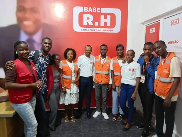 Equipa da Base R.H no projecto Gira Mais da ENBI, Empresa Nacional de Bilhética Integrada